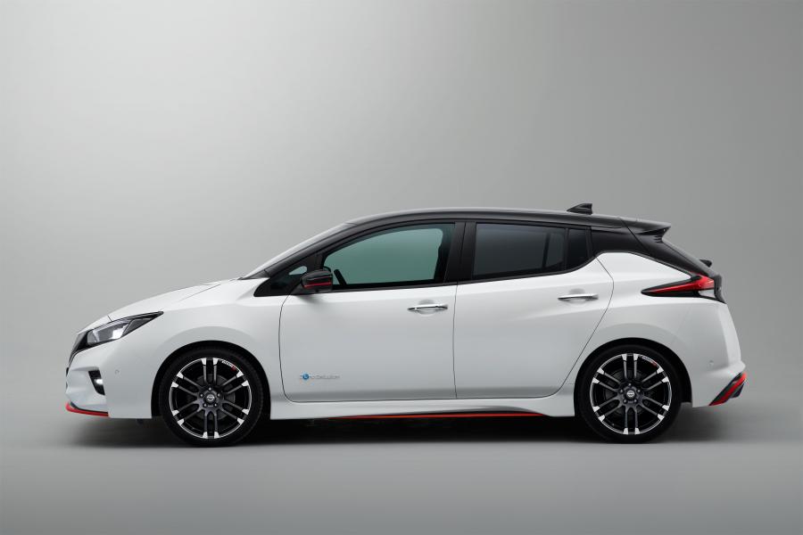  Nissan Leaf Nismo Concept 2017 года  (JP) (фото 2 из 8)